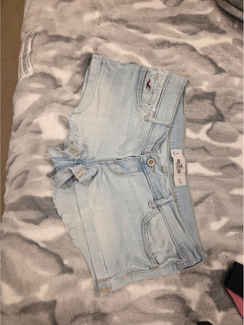 Hollister Light Wash Denim Shorts Size 27 - Picture 3 of 10